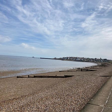Seaview Holiday Rentals - Seawall Whitstable Esterno foto